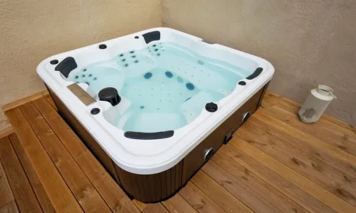 jacuzzi-wooden-floor-house_268835-3794